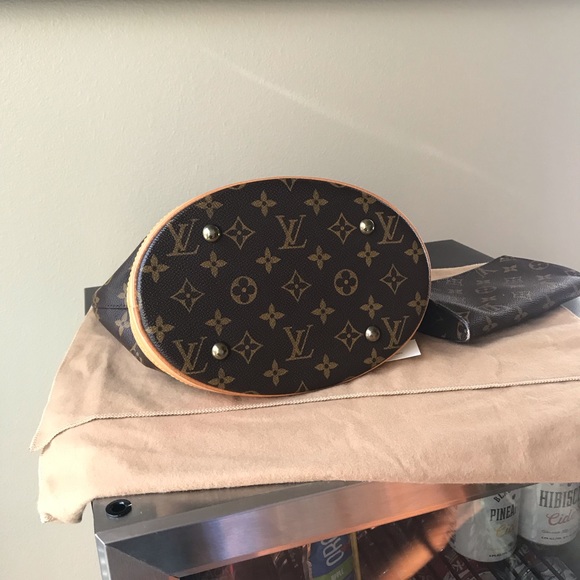 Authentic Louis Vuitton Petit Bucket - Picture 3 of 16